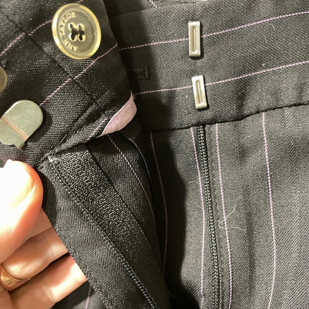 Ann Taylor size 10 black dress pants with stripe - Picture 7 of 7